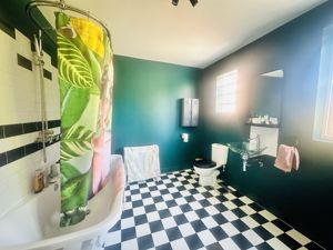 Bathroom - click for photo gallery